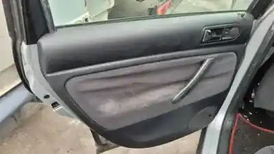 Veicolo di demolizione volkswagen passat berlina (3b3) avf.awx.avb dell'anno 2003 alimentato 