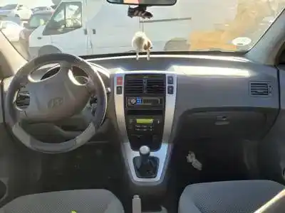 Véhicule à la ferraille hyundai tucson (jm) g4gc de l'année 2004 alimenté 