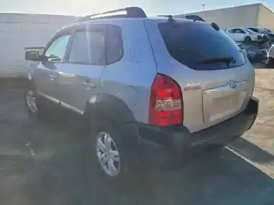 Véhicule à la ferraille hyundai tucson (jm) g4gc de l'année 2004 alimenté 