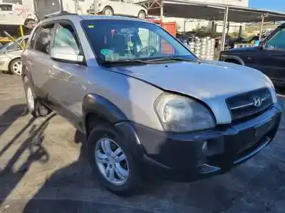 Véhicule à la ferraille hyundai tucson (jm) g4gc de l'année 2004 alimenté 