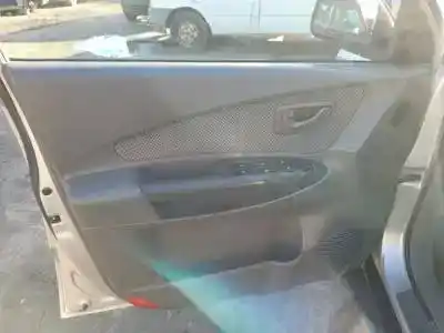 Véhicule à la ferraille hyundai tucson (jm) g4gc de l'année 2004 alimenté 