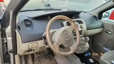 Sloopvoertuig renault scenic ii (x84,jm) k9k732.k9kp7 van het jaar 2006 aangedreven 