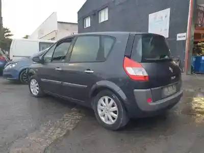 Sloopvoertuig renault scenic ii (x84,jm) m9r700.m9r721.m9r722.m9ra7 van het jaar 2006 aangedreven 