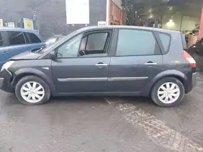 Sloopvoertuig renault scenic ii (x84,jm) m9r700.m9r721.m9r722.m9ra7 van het jaar 2006 aangedreven 