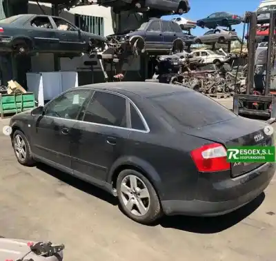 Veículo de Sucata audi a4 berlina (8e) 2.5 v6 24v tdi do ano 2004 alimentado bau