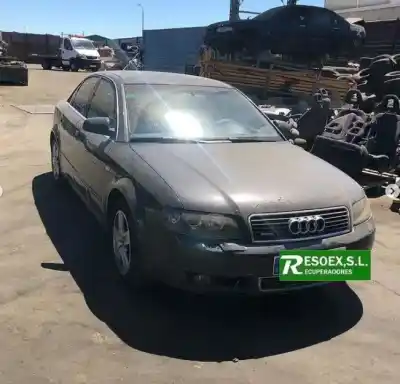 Veículo de Sucata audi a4 berlina (8e) 2.5 v6 24v tdi do ano 2004 alimentado bau