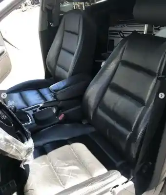 Veículo de Sucata audi a4 berlina (8e) 2.5 v6 24v tdi do ano 2004 alimentado bau