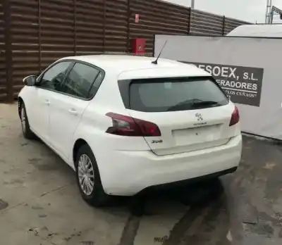 Vehículo de desguace PEUGEOT 308 1.5 HDI del año 2018 con motor YH01