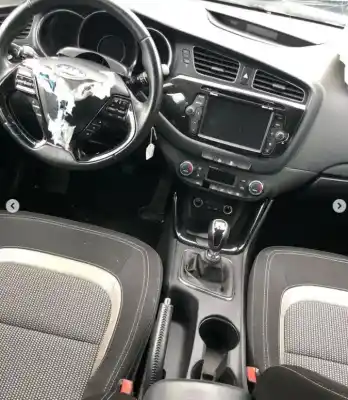 Scrapping Vehicle kia cee'd (jd) 1.6 crdi 128 of the year 2014 powered d4fb