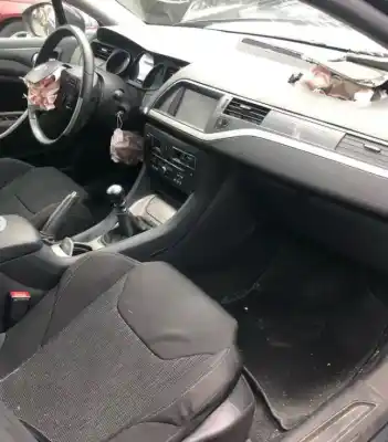 Veículo de Sucata citroen c5 berlina 2.0 hdi fap do ano 2012 alimentado rh01