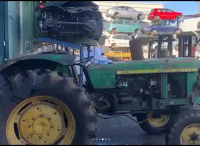 Veicolo di demolizione john deere 2020 * dell'anno 1978 alimentato 