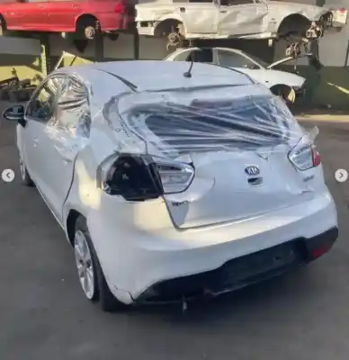 Veículo de Sucata kia rio 1.4 cat 109 cv / 80 kw do ano 2015 alimentado g4fa