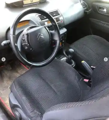 Veículo de Sucata citroen c4 berlina vtr plus do ano 2006 alimentado nfu