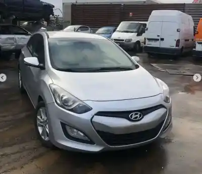 Veículo de Sucata hyundai i30 (gd) 1.6 crdi do ano 2001 alimentado 