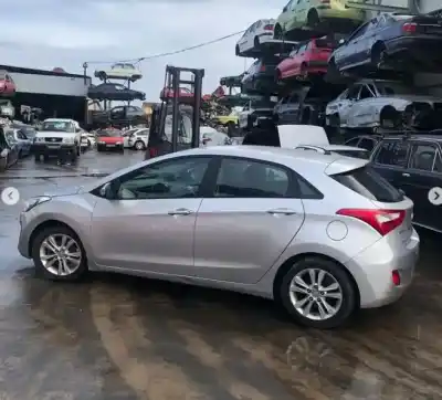 Veículo de Sucata hyundai i30 (gd) 1.6 crdi do ano 2001 alimentado 