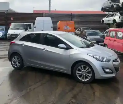 Veículo de Sucata hyundai i30 (gd) 1.6 crdi do ano 2001 alimentado 