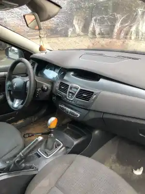 Veículo de Sucata renault laguna iii 96kw do ano 2009 alimentado m9r n7