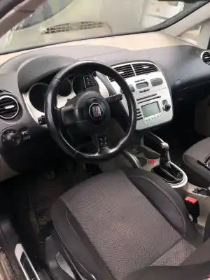 Scrapping Vehicle seat altea (5p1) 1.9 tdi of the year 2008 powered bxe