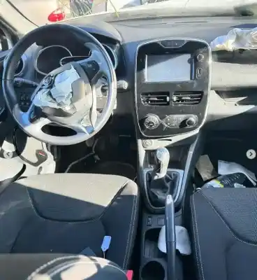 Veículo de Sucata renault clio iv (bh_) 1.5 dci 90 do ano 2014 alimentado k9k c6