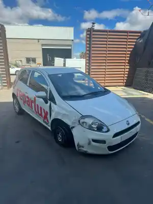 Verschrottungsfahrzeug fiat punto (199) easy des jahres 2015 angetrieben 199a9000