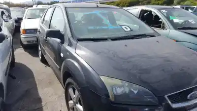 Sloopvoertuig ford focus berlina (cap) d/g8da van het jaar 2003 aangedreven g8da