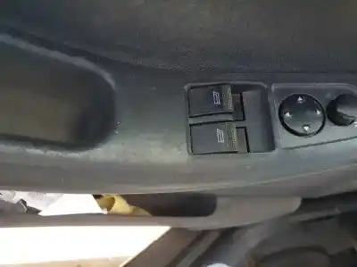 Здавання транспортного засобу audi a3 (8l) aga року 1999 потужний 