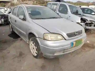 Scrapping Vehicle opel astra g sedán (t98) 1.7 td (f69) of the year 2001 powered x17dtl