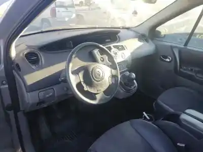 Здавання транспортного засобу renault scenic ii (jm) f9q812 року 0 потужний f9q812