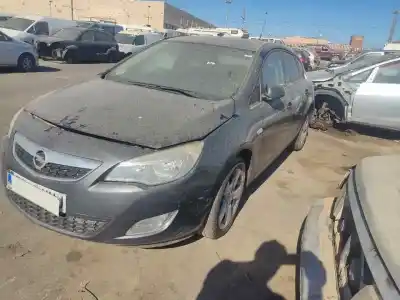 Vehicul casat opel astra j berlina 5p d-a17dtr al anului 0 alimentat a17dtr