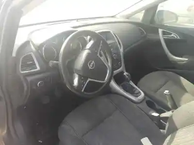 Vehicul casat opel astra j berlina 5p d-a17dtr al anului 0 alimentat a17dtr