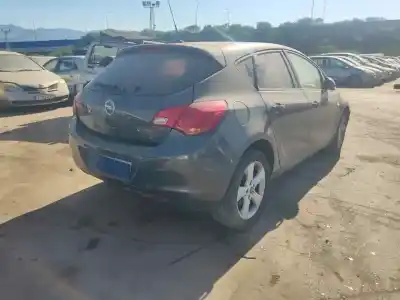 Vehicul casat opel astra j berlina 5p d-a17dtr al anului 0 alimentat a17dtr
