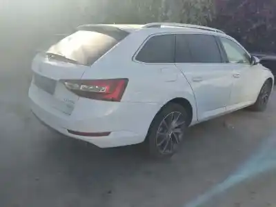Veículo de Sucata skoda superb iii ranchera familiar (3v5) 2.0 tdi do ano 2001 alimentado dfh
