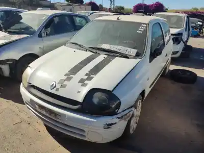Scrapping Vehicle RENAULT CLIO II FASE I (B/CB0) D7F720 of the year 2001 powered D7F720