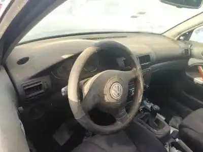 Здавання транспортного засобу volkswagen passat variant (3b6) family року 0 потужний 