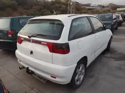 Veículo de Sucata seat ibiza (6k1) 1.8 i do ano 1995 alimentado 