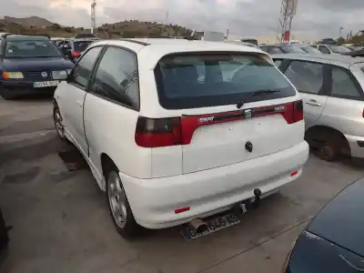 Veículo de Sucata seat ibiza (6k1) 1.8 i do ano 1995 alimentado 