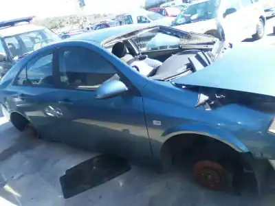 Здавання транспортного засобу nissan primera berlina (p12) yd22ddt року 2001 потужний yd22ddt