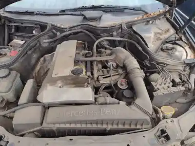 Здавання транспортного засобу mercedes-benz clase c (w203) c 180 (203.035) року 2000 потужний m111951