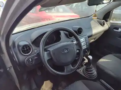 Здавання транспортного засобу ford fiesta (cbk) g/fxjb року 2001 потужний fxjb