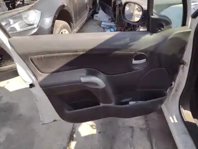 Здавання транспортного засобу citroen c3 8hx року 2007 потужний 8hx