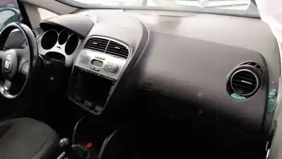 Здавання транспортного засобу seat toledo iii (5p2) 2.0 tdi 16v року 2004 потужний bkd