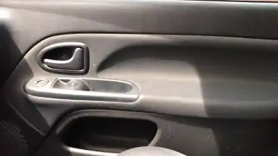 Здавання транспортного засобу renault clio ii fase ii (b/cb0) k4j року 2001 потужний k4j