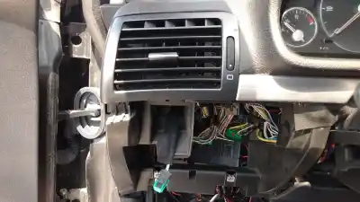 Veículo de Sucata peugeot 407 coupe uhzdt17 do ano 2005 alimentado uhzdt17
