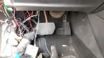 Veículo de Sucata peugeot 407 coupe uhzdt17 do ano 2005 alimentado uhzdt17