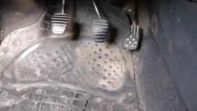 Здавання транспортного засобу renault clio ii fase ii (b/cb0) d4f712 року 2001 потужний d4f712