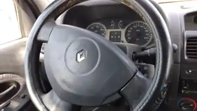 Здавання транспортного засобу renault clio ii fase ii (b/cb0) d4f712 року 2001 потужний d4f712
