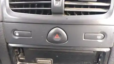 Здавання транспортного засобу renault clio ii fase ii (b/cb0) d4f712 року 2001 потужний d4f712