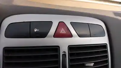 Здавання транспортного засобу peugeot 307 (s1) 9hydv6ted4 року 2004 потужний 9hydv6ted4