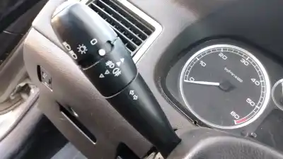 Здавання транспортного засобу peugeot 307 (s1) 9hydv6ted4 року 2004 потужний 9hydv6ted4