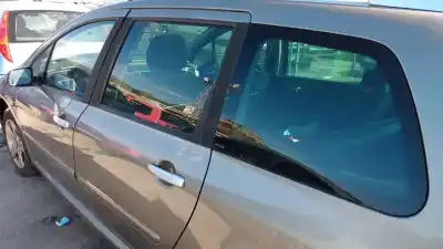 Здавання транспортного засобу peugeot 307 (s1) 9hydv6ted4 року 2004 потужний 9hydv6ted4